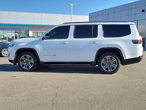 Used 2024 Jeep Wagoneer Series II w/ Flexible Seating Group image 6