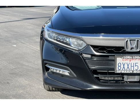 Certified 2018 Honda Accord EX image 18