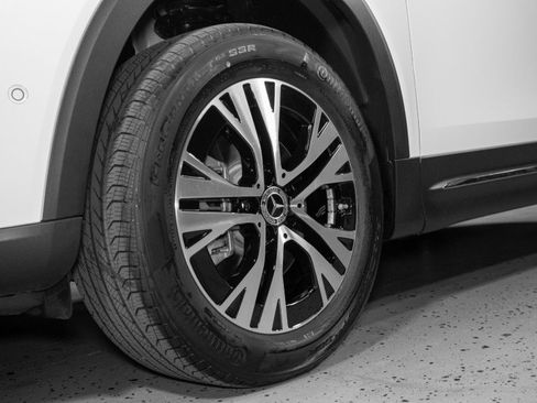 New 2025 Mercedes-Benz GLB 250 image 30