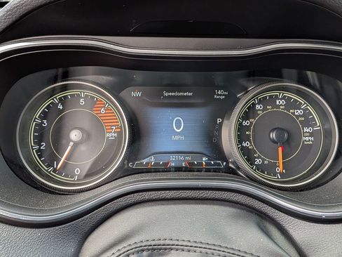 Used 2022 Jeep Cherokee Latitude Lux AWD/4WD image 16