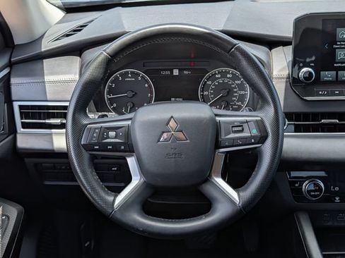 Used 2024 Mitsubishi Outlander SE FWD image 12