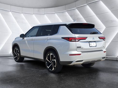 Used 2024 Mitsubishi Outlander SE AWD/4WD image 5