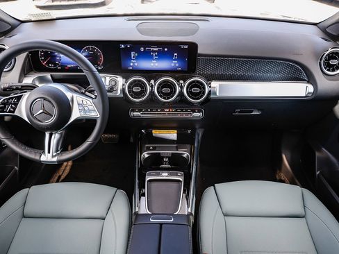 New 2026 Mercedes-Benz GLB 250 image 10