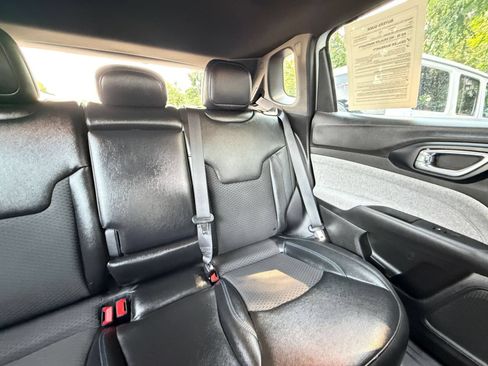Used 2025 Subaru Ascent Premium AWD/4WD image 36