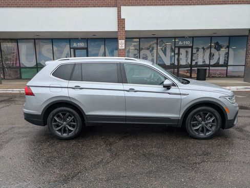 Used 2022 Volkswagen Tiguan SE FWD image 4