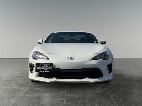 Used 2017 Toyota 86 RWD image 9