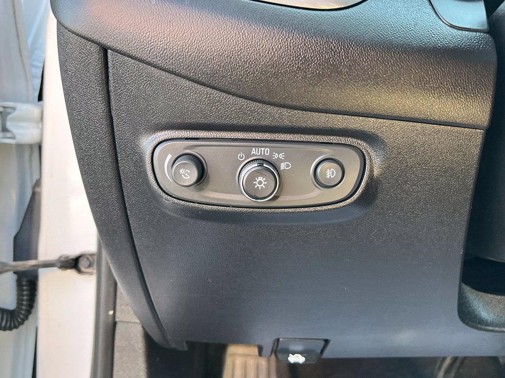 Used 2018 Chevrolet Equinox Premier AWD/4WD image 18