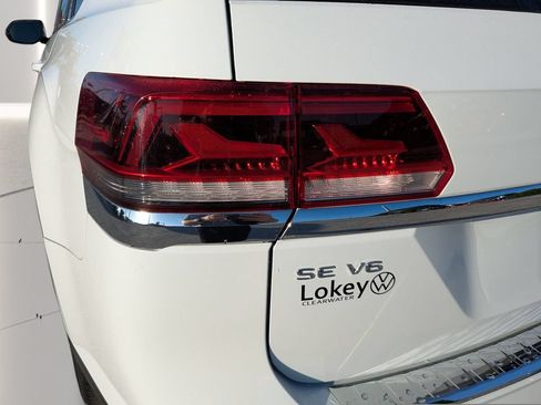Used 2023 Volkswagen Atlas SE w/ Panoramic Sunroof Package FWD image 6