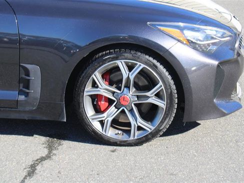 Used 2019 Kia Stinger GT2 image 10