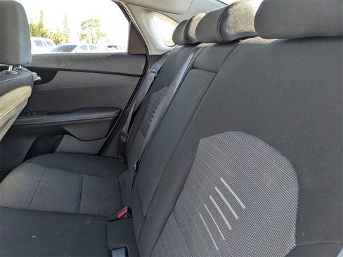 Used 2019 Kia Forte S image 19