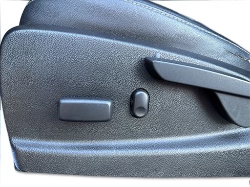 Used 2015 GMC Canyon SLT image 22