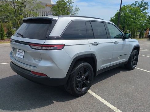 New 2026 Jeep Grand Cherokee Limited AWD/4WD image 4