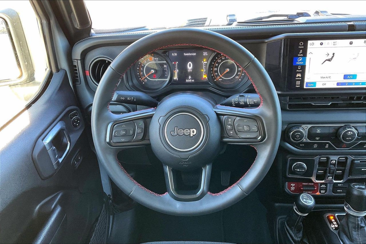 Used 2024 Jeep Wrangler Unlimited Rubicon AWD/4WD image 9