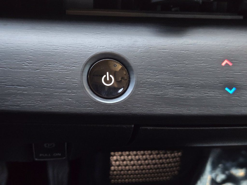 Used 2023 Nissan Ariya FWD image 21