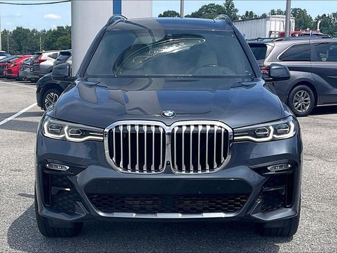 Used 2022 BMW X7 xDrive40i w/ M Sport Package AWD/4WD image 2