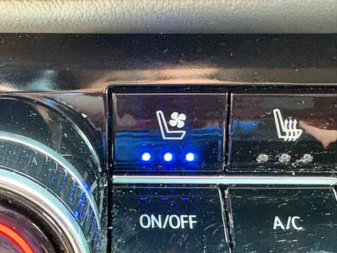 Used 2025 Chevrolet Equinox RS w/ Safety and Technology Package FWD image 23