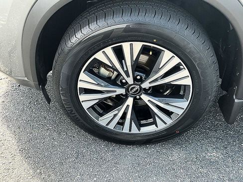 Certified 2023 Nissan Rogue SV w/ SV Premium B Package FWD image 7