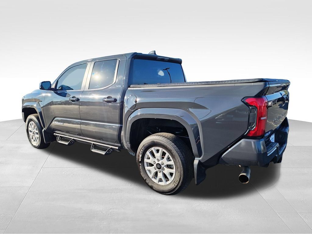 Used 2025 Toyota Tacoma SR5 AWD/4WD image 3