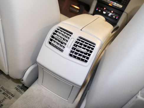 Used 2015 Mercedes-Benz E 350 Sedan image 65