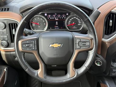 Used 2021 Chevrolet Silverado 1500 High Country w/ Technology Package AWD/4WD image 15