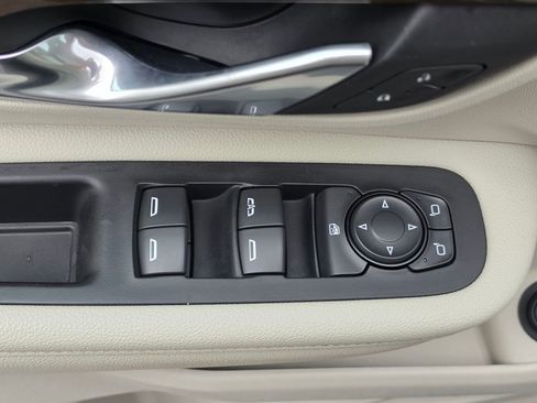 Used 2020 GMC Terrain Denali w/ Denali Premium Package AWD/4WD image 13