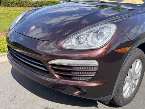 Used 2014 Porsche Cayenne AWD/4WD image 5