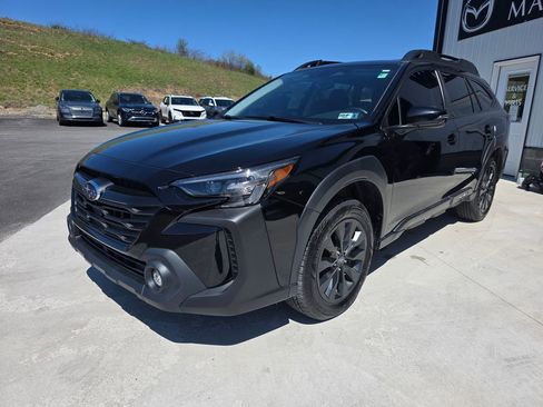 Used 2023 Subaru Outback Onyx Edition image 3