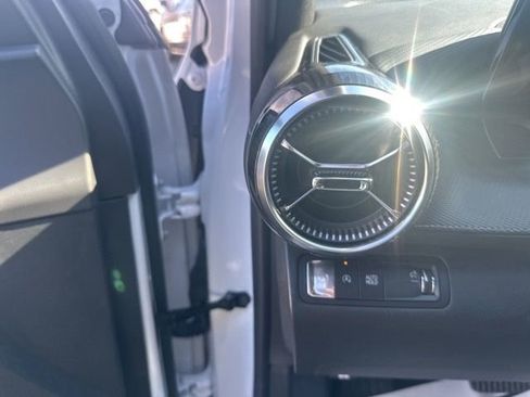 New 2026 Chevrolet Equinox LT image 18