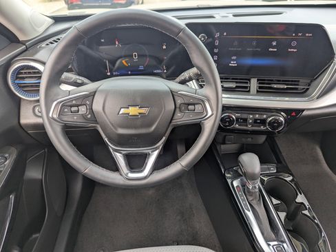 Certified 2024 Chevrolet Trax LT w/ Driver Confidence Package image 23