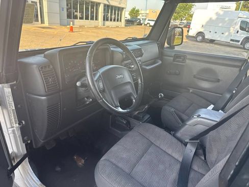 Used 2005 Jeep Wrangler Rubicon AWD/4WD image 11