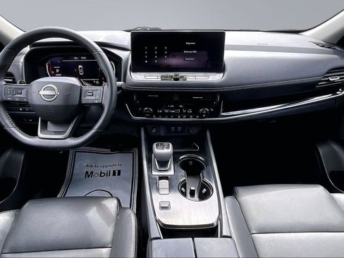 Certified 2025 Nissan Rogue SL w/ SL Premium Package FWD image 17