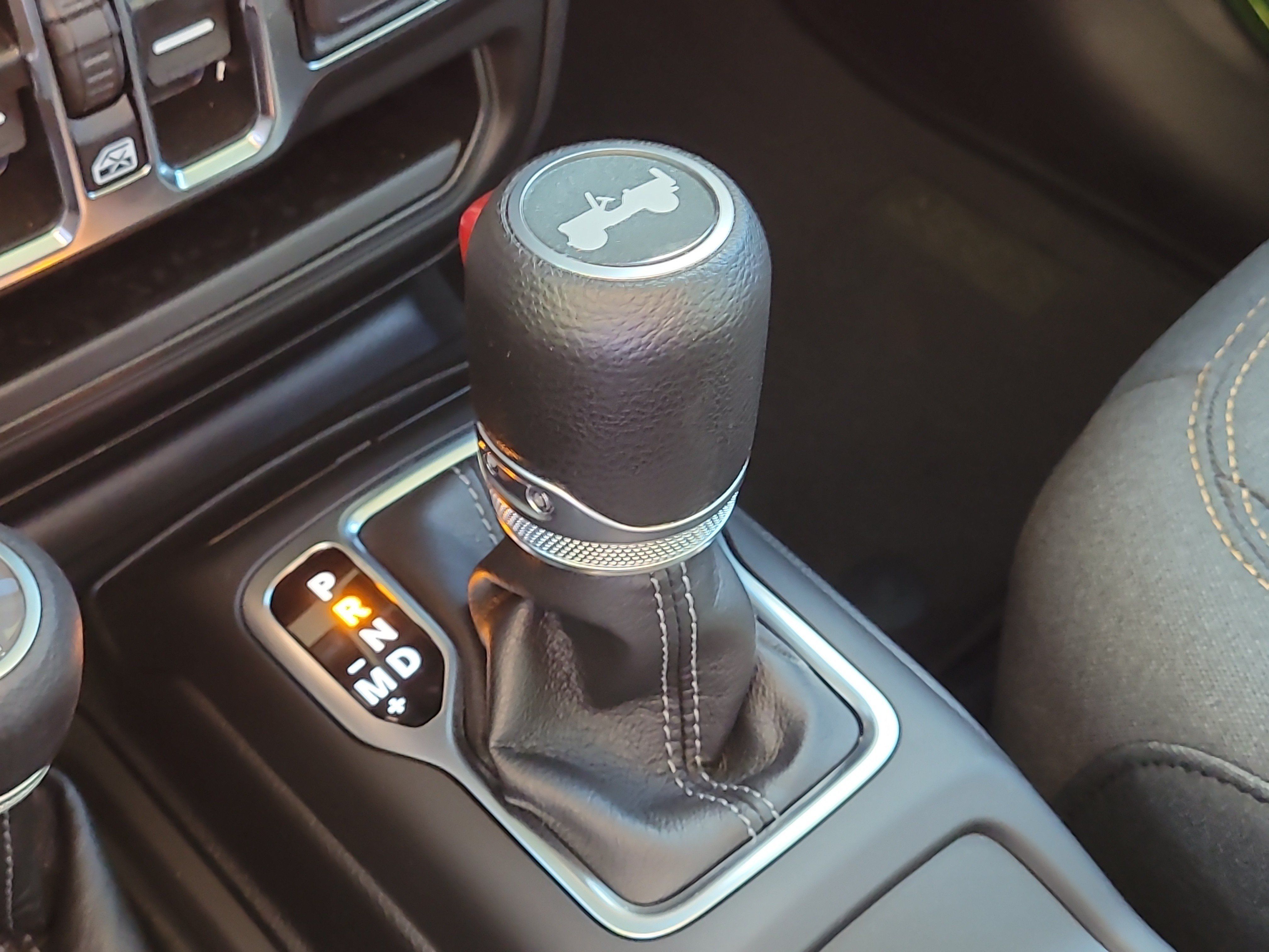 Used 2025 Jeep Wrangler Unlimited Sport AWD/4WD image 26