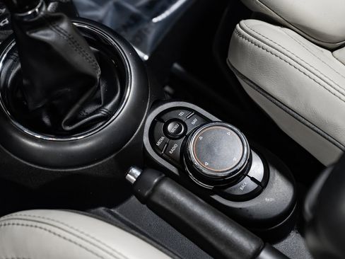 Used 2018 MINI Cooper S image 16