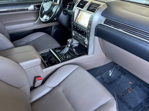 Used 2021 Lexus GX 460 Premium w/ Premium Package AWD/4WD image 16