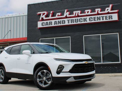 Used 2025 Chevrolet Blazer LT FWD image 12