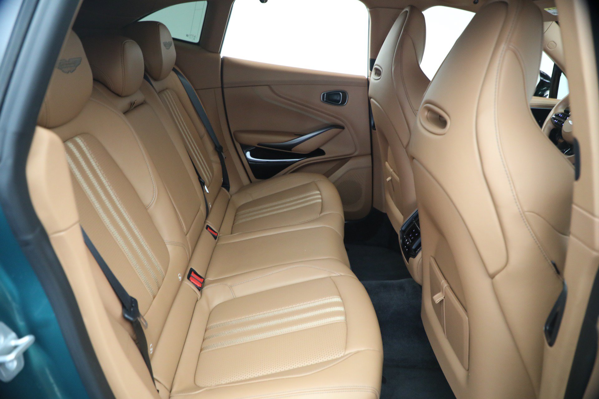Used 2025 Aston Martin DBX 707 AWD/4WD image 30