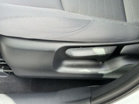 Used 2023 Toyota Corolla Cross AWD Hybrid image 16
