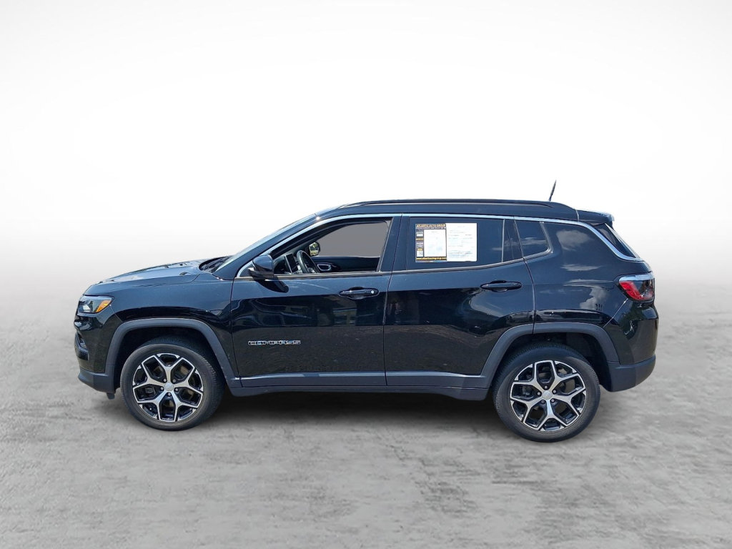 Used 2024 Jeep Compass Limited AWD/4WD image 2