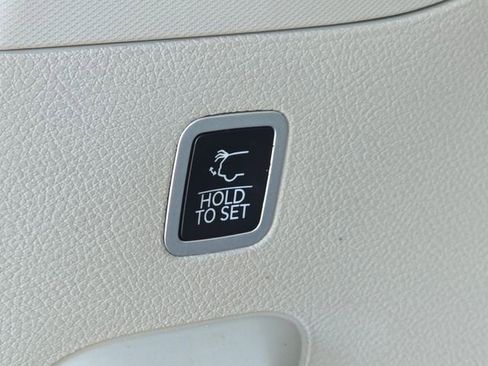 Used 2024 Jeep Wagoneer Series II AWD/4WD image 23
