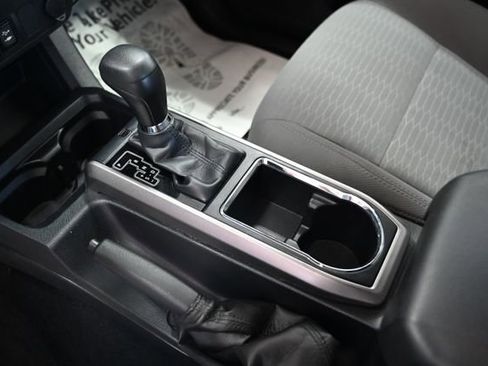 Used 2019 Toyota Tacoma SR5 AWD/4WD image 20