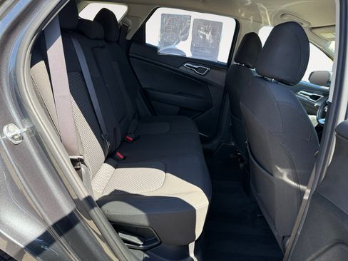 Used 2023 Kia Sportage LX AWD/4WD image 18