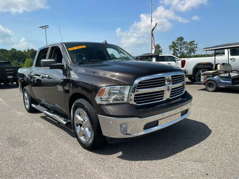 Used 2017 RAM 1500 Big Horn RWD image 3