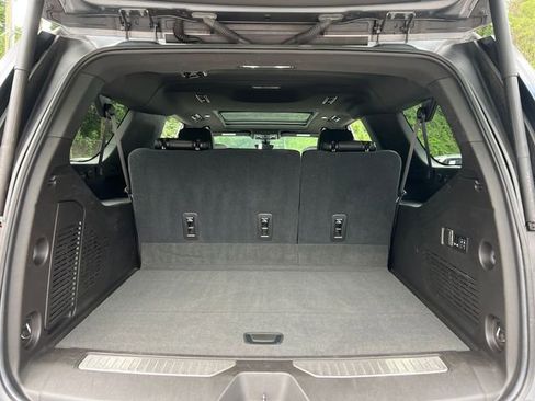 Used 2021 GMC Yukon XL Denali w/ Denali Premium Package image 36