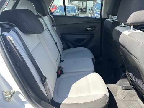 Used 2020 Chevrolet Trax LS image 21