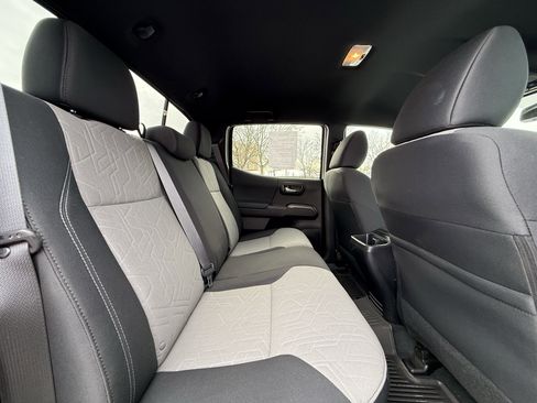 Used 2023 Toyota Tacoma TRD Off-Road image 34