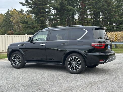 Used 2023 Nissan Armada Platinum image 5