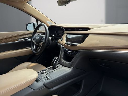 Used 2021 Cadillac XT5 Premium Luxury w/ Platinum Package FWD image 16