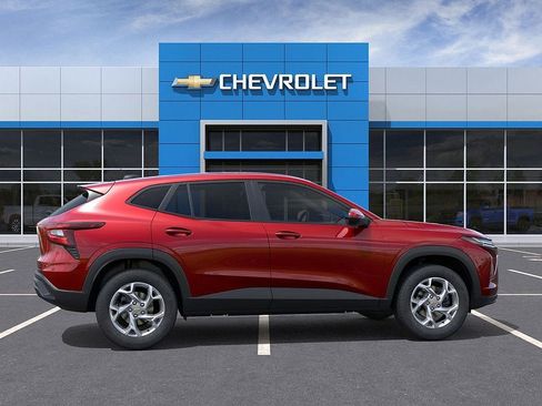 New 2026 Chevrolet Trax LS w/ LS Convenience Package FWD image 6