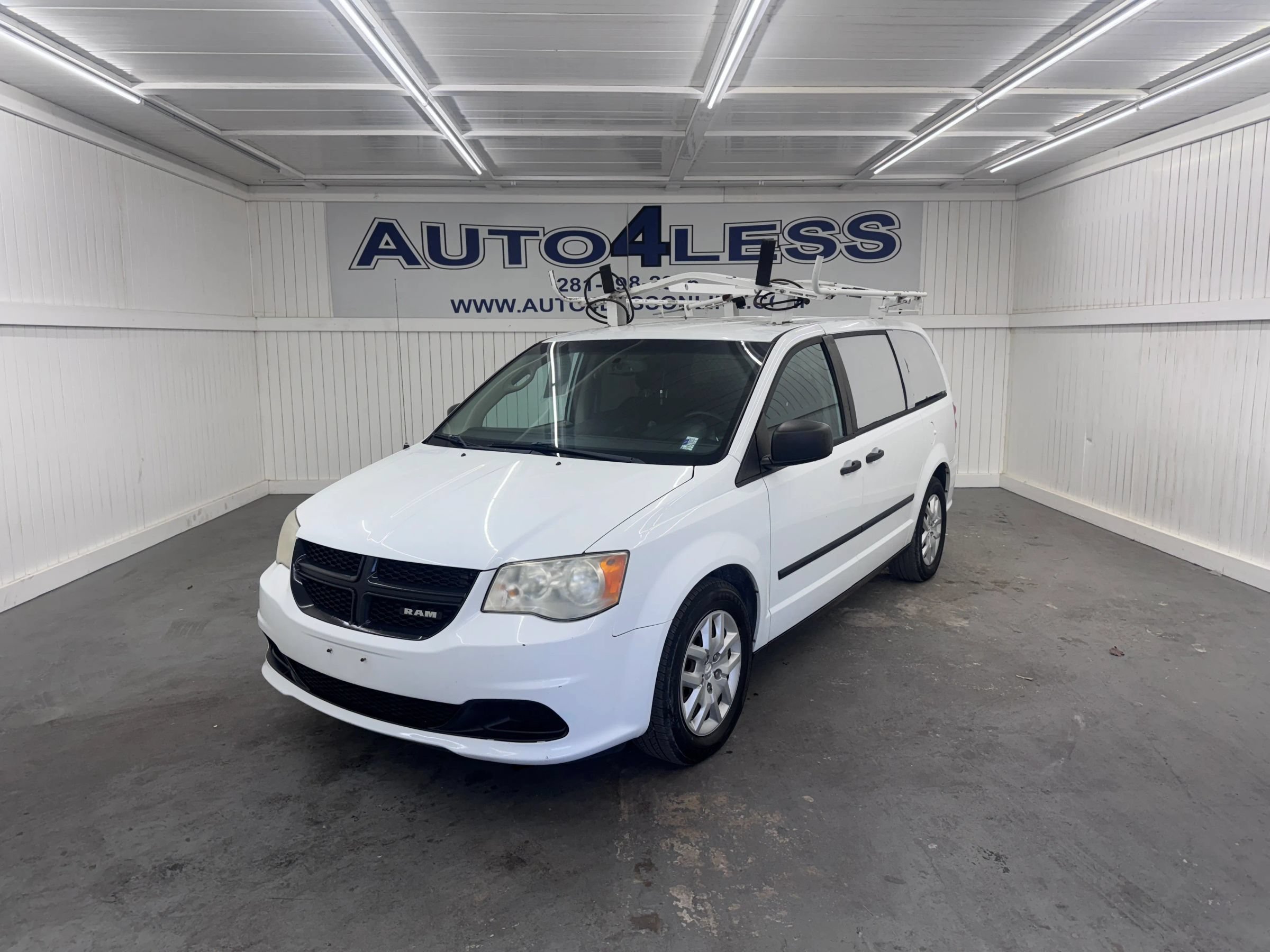 Used 2014 RAM C/V Tradesman w/ UConnect Hands-Free Group FWD image 1