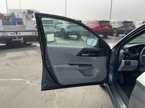 Used 2017 Honda Accord LX image 21